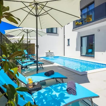 Studio Villa Valla-Free Bikes-Adults Only Fažana