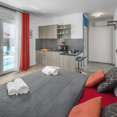 Valla-free Bikes-adults Only