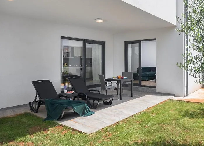 Valla-free Bikes-adults Only Fažana