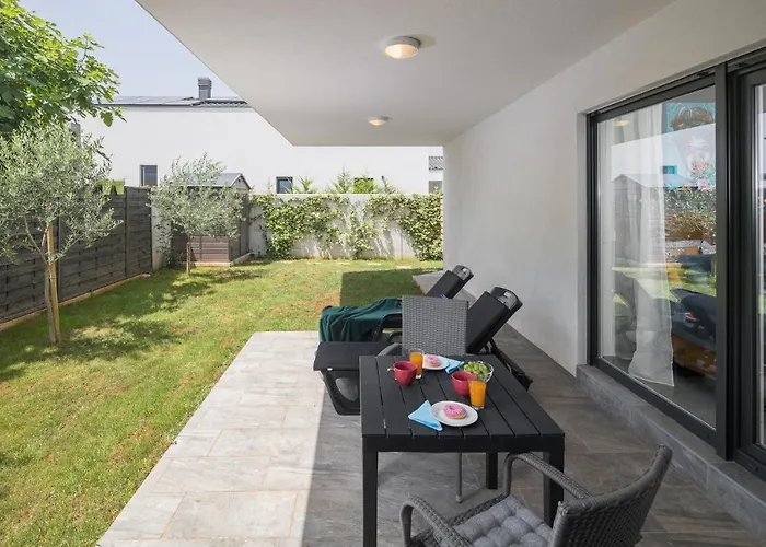 Valla-free Bikes-adults Only