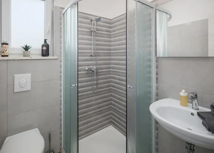 Valla-free Bikes-adults Only