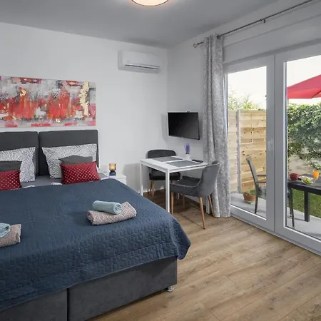 Valla-free Bikes-adults Only * Fažana