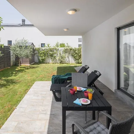 Valla-free Bikes-adults Only