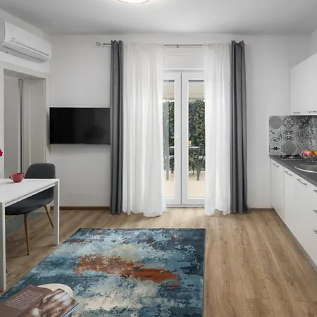 Studio Villa Valla-Adults Only-Pool & Free Bikes Apartment Fazana